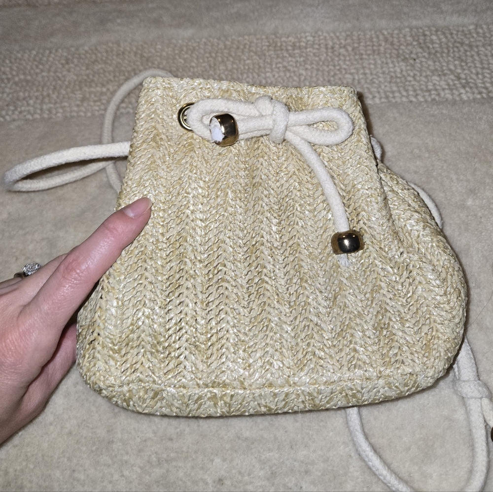 🌟SUPER CUTE adjustable Cream Little Drawstring Bag - Picture 4 of 4